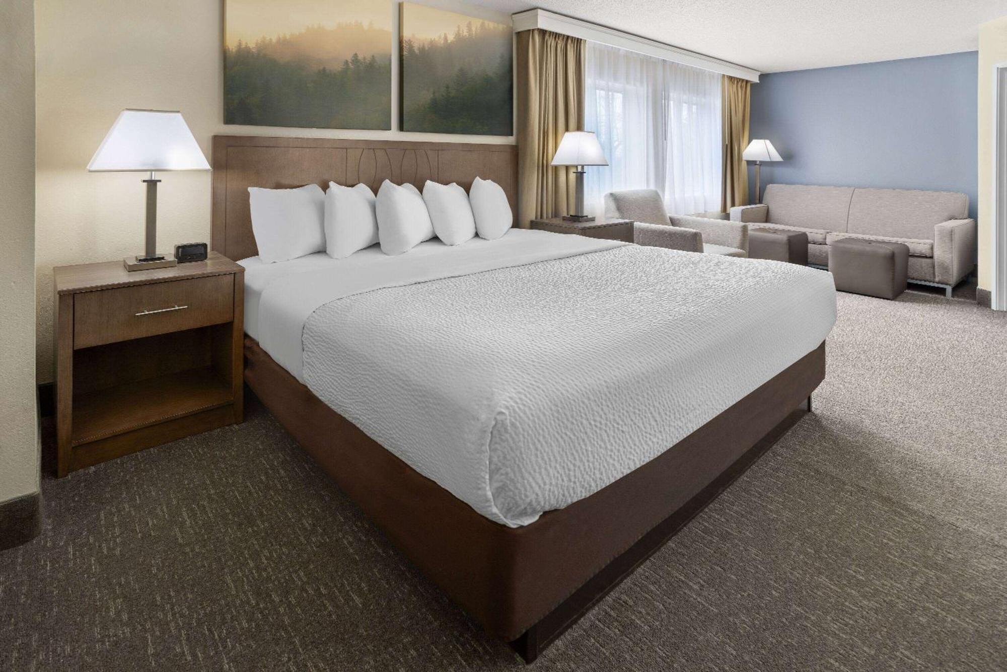 Days By Wyndham Penn State Hotel 2*